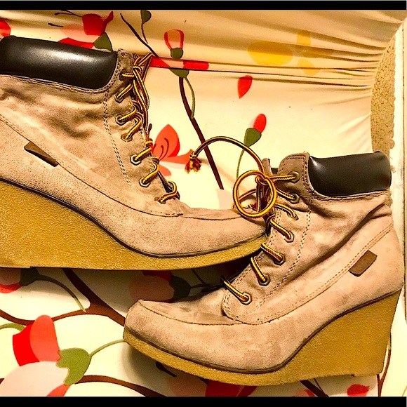Rock & Candy Tan Suede Wedge Lace-Up Booties 9 - Picture 4 of 9